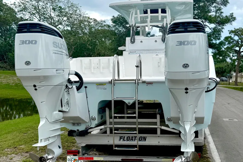 Slide: The Image of Twin Vee 280 GFX CC 2022 - 6