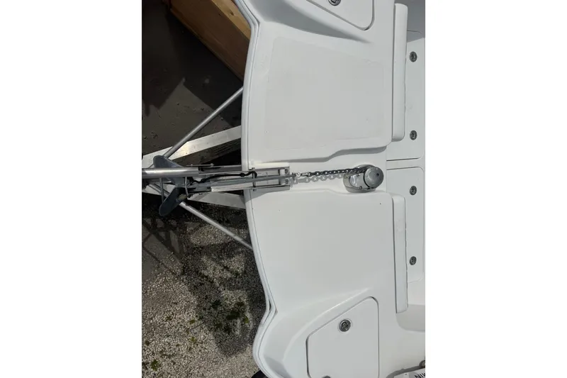 Slide: The Image of Twin Vee 280 GFX CC 2022 - 7