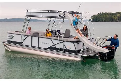 Slide: The Image of Crest Upper Sun Deck 250 L 2026 - 8