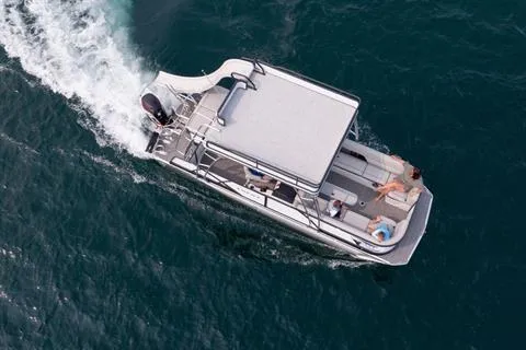 Slide: The Image of Crest Upper Sun Deck 250 L 2026 - 7