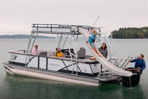 Slide: The Image of Crest Upper Sun Deck 250 L 2026 - 11