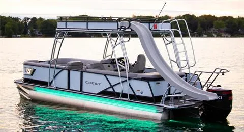 The Image of Crest Upper Sun Deck 250 L 2026 - 8