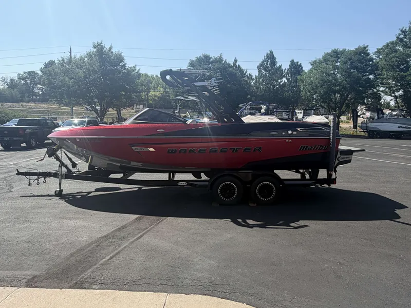 Slide: The Image of Malibu 23 LSV 2015 - 5
