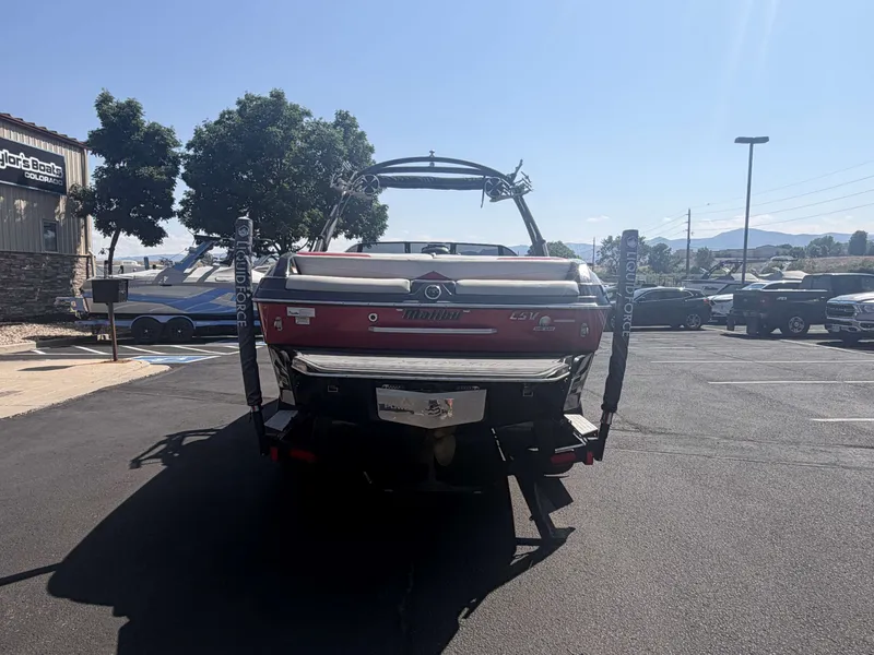 Slide: The Image of Malibu 23 LSV 2015 - 2