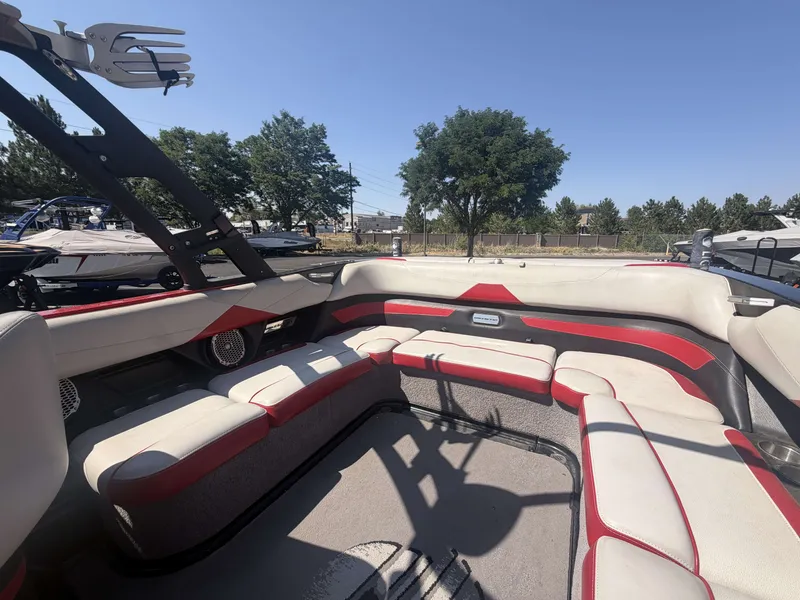 Slide: The Image of Malibu 23 LSV 2015 - 10