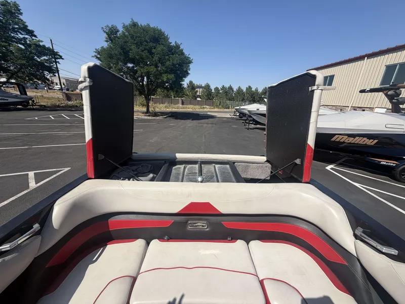 Slide: The Image of Malibu 23 LSV 2015 - 15