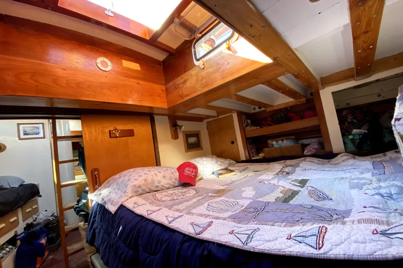 Slide: The Image of Custom Steve Anderson Gaff Schooner 1994 - 8