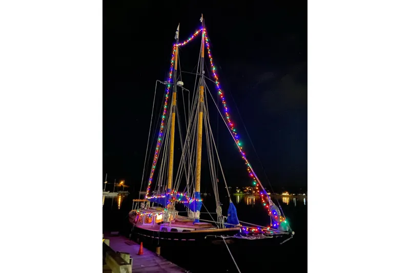 Slide: The Image of Custom Steve Anderson Gaff Schooner 1994 - 6