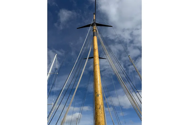 Slide: The Image of Custom Steve Anderson Gaff Schooner 1994 - 35