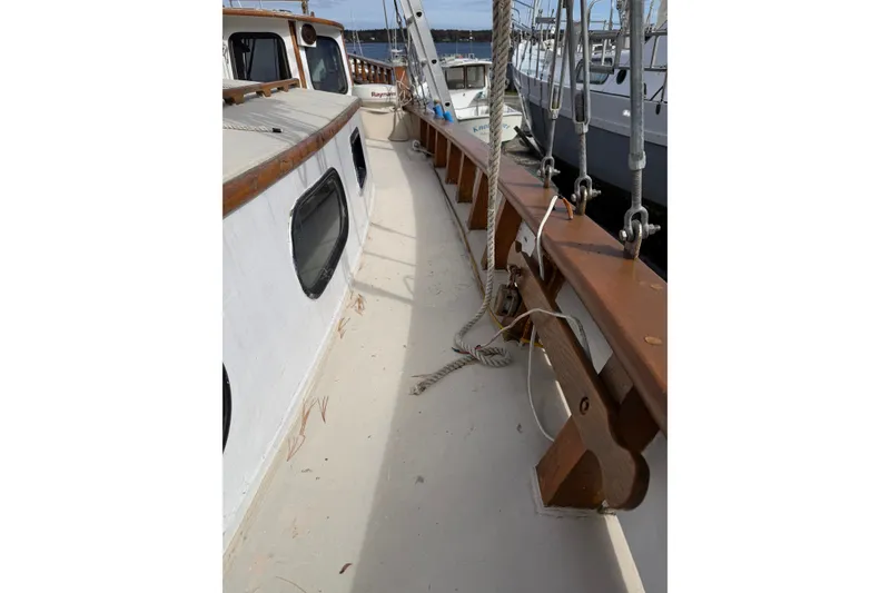 Slide: The Image of Custom Steve Anderson Gaff Schooner 1994 - 38