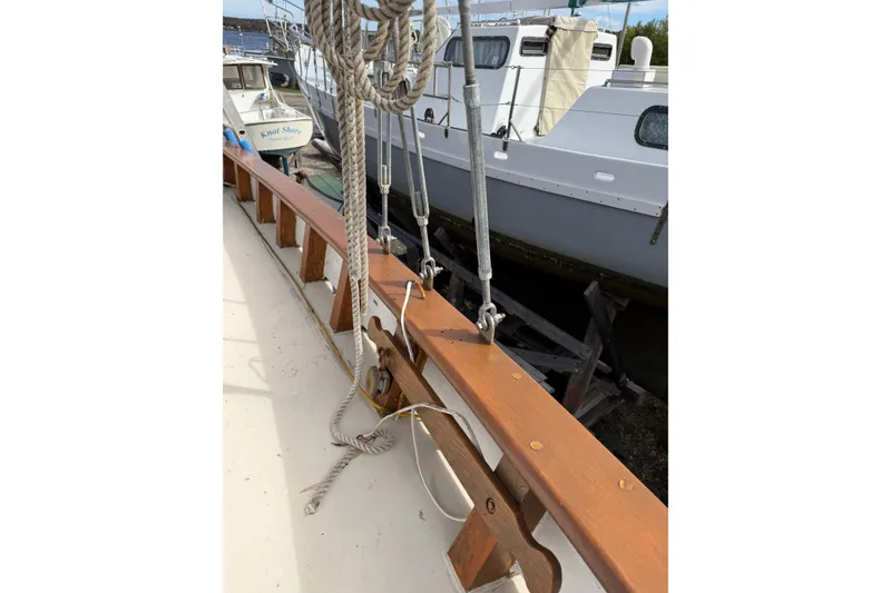 Slide: The Image of Custom Steve Anderson Gaff Schooner 1994 - 37