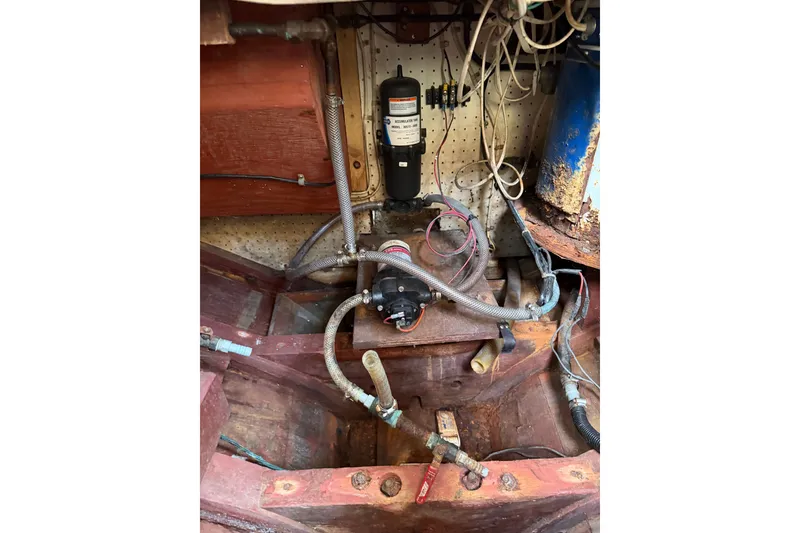 Slide: The Image of Custom Steve Anderson Gaff Schooner 1994 - 68