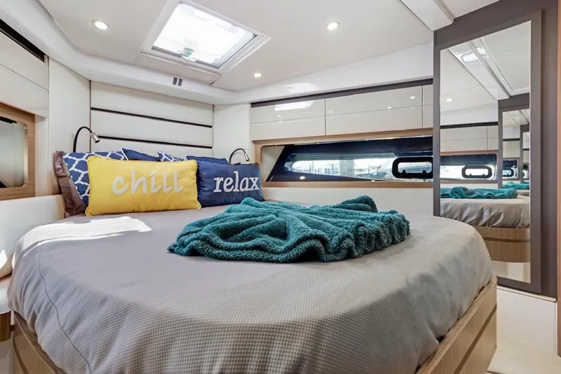 Slide: The Image of Azimut Atlantis 43 2016 - 31