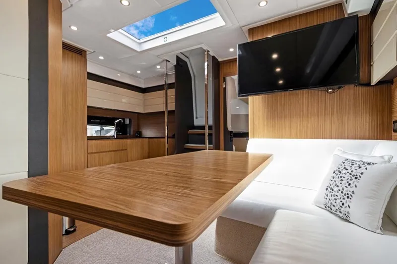Slide: The Image of Azimut Atlantis 43 2016 - 24
