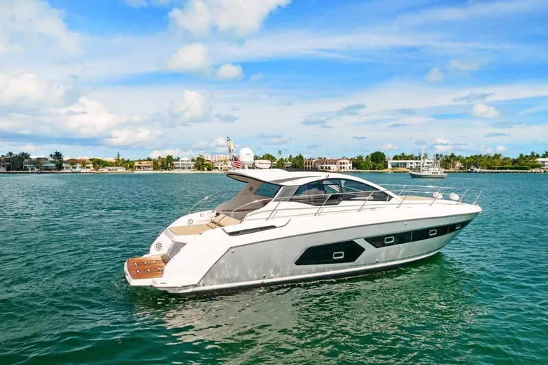 The Image of Azimut Atlantis 43 2016 - 0
