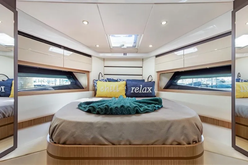 Slide: The Image of Azimut Atlantis 43 2016 - 30