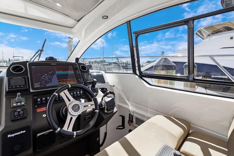 Slide: The Image of Azimut Atlantis 43 2016 - 18
