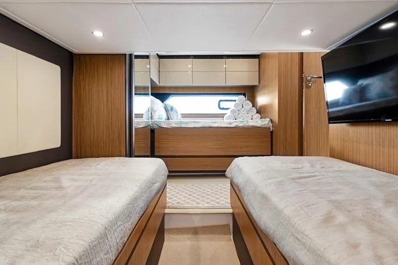 Slide: The Image of Azimut Atlantis 43 2016 - 25