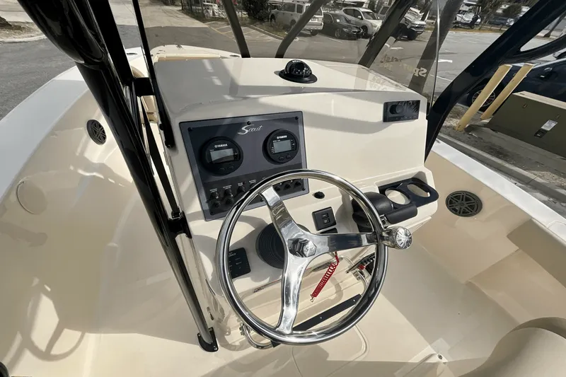 Slide: The Image of Scout 195 Sportfish 2024 - 2