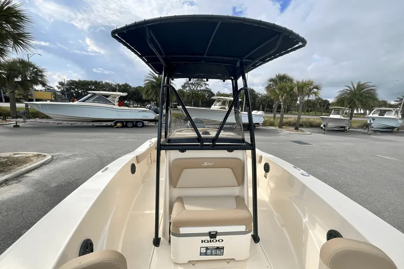 Slide: The Image of Scout 195 Sportfish 2024 - 8