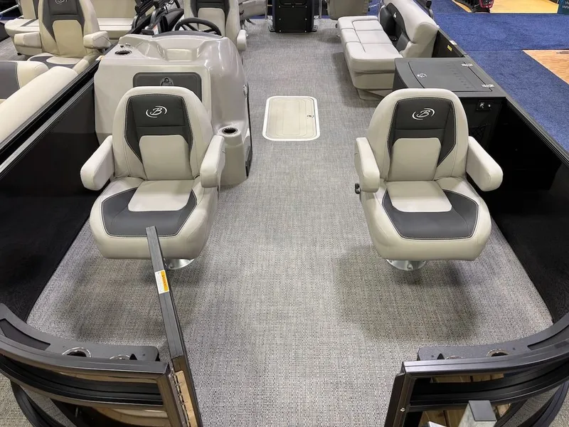 Slide: The Image of Barletta Boats A22F 2025 - 3