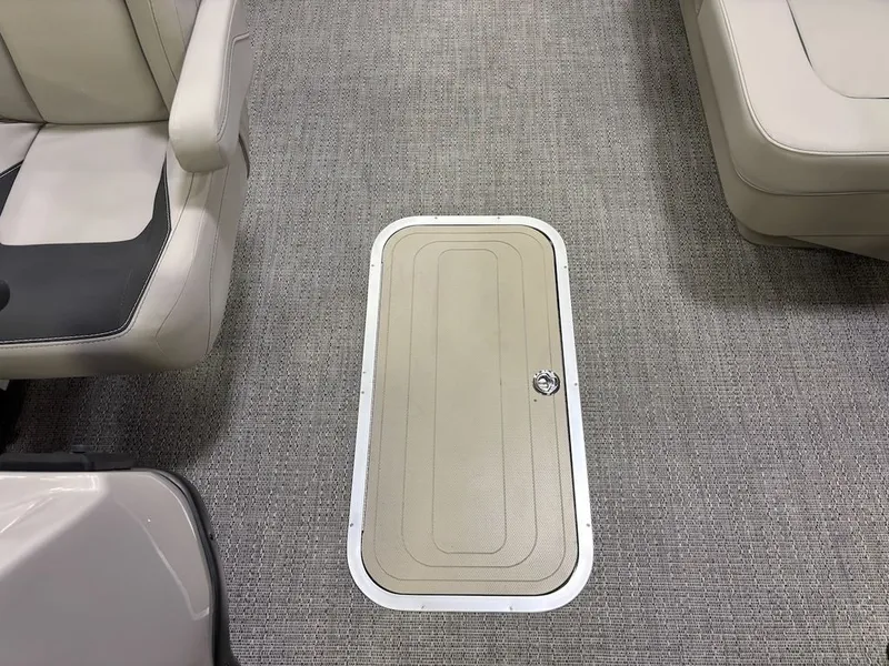 Slide: The Image of Barletta Boats A22F 2025 - 6