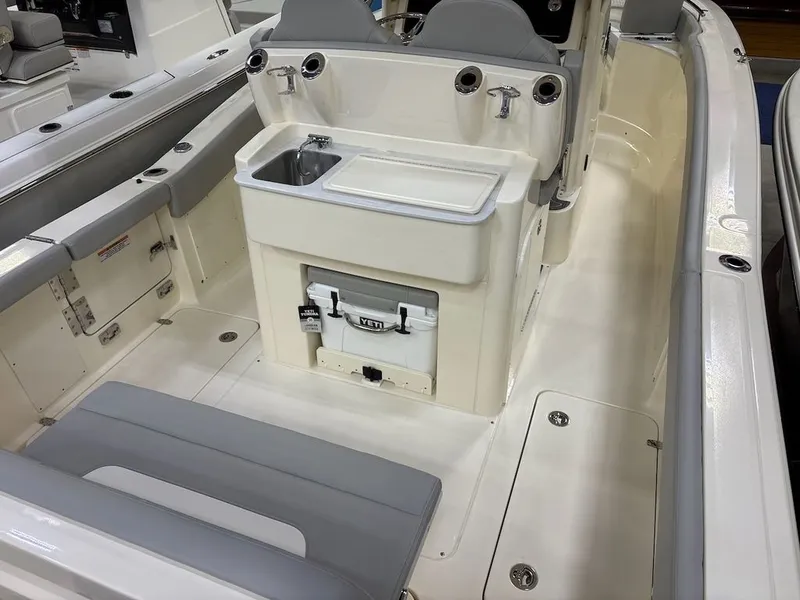 Slide: The Image of Scout Boats 277 LXF 2025 - 2