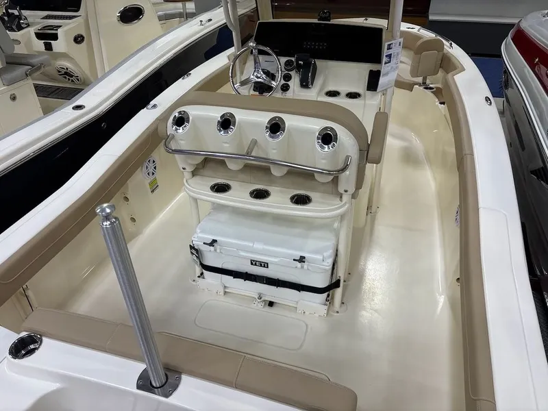 Slide: The Image of Scout Boats 215 XSF 2025 - 2