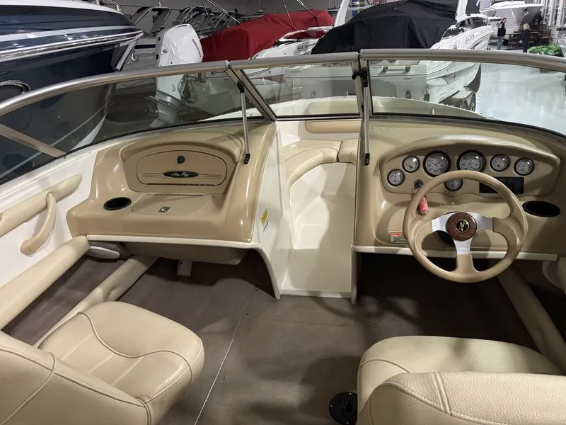 Slide: The Image of Sea Ray 185 Bowrider 2000 - 8