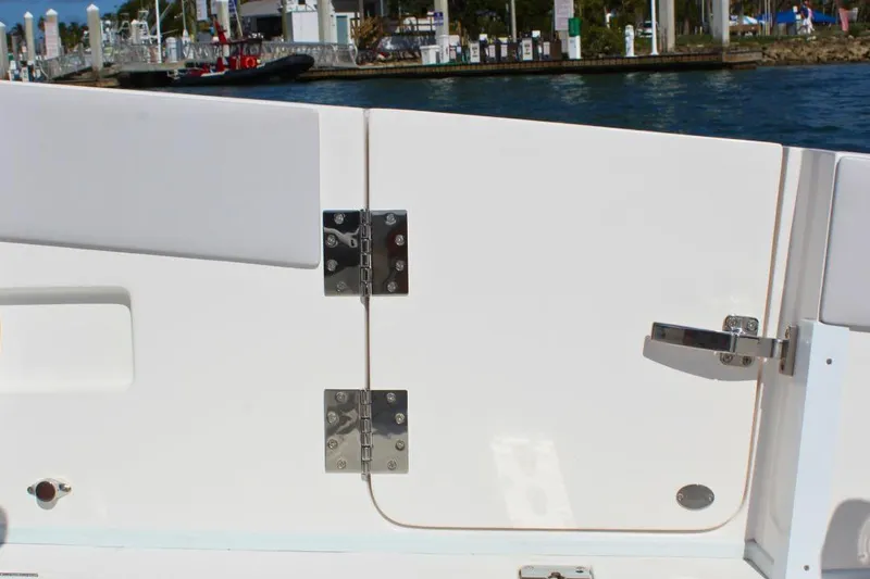 The Image of Fountain 32 NX 2025 - 0