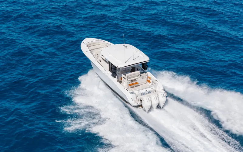 Slide: The Image of Boston Whaler 35 2021 - 22