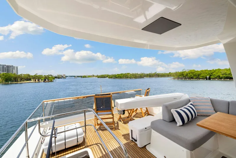 Slide: The Image of Beneteau 62 2022 - 15