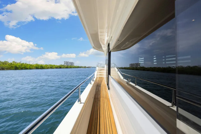 Slide: The Image of Beneteau 62 2022 - 27