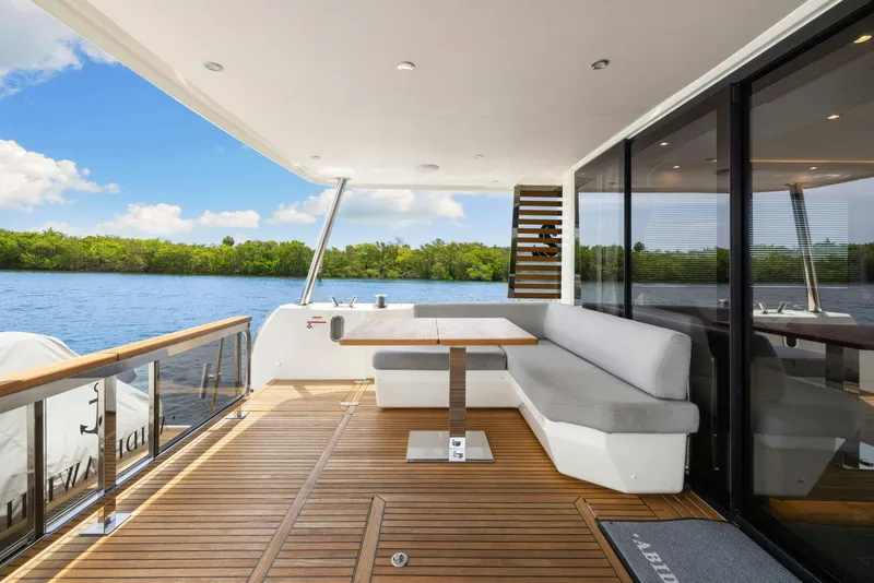 Slide: The Image of Beneteau 62 2022 - 19