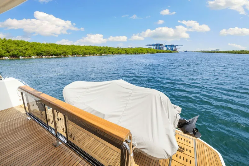 Slide: The Image of Beneteau 62 2022 - 25