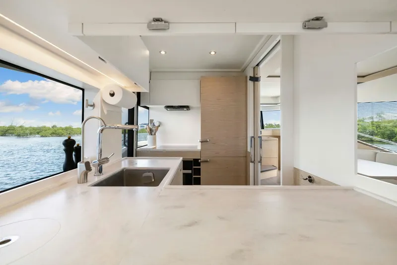 Slide: The Image of Beneteau 62 2022 - 40