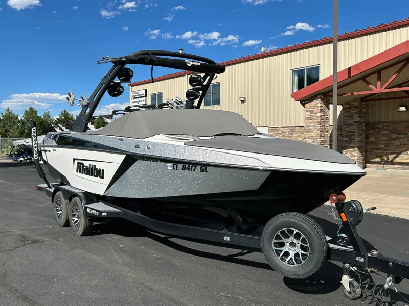 Slide: The Image of Malibu 23 LSV 2020 - 25