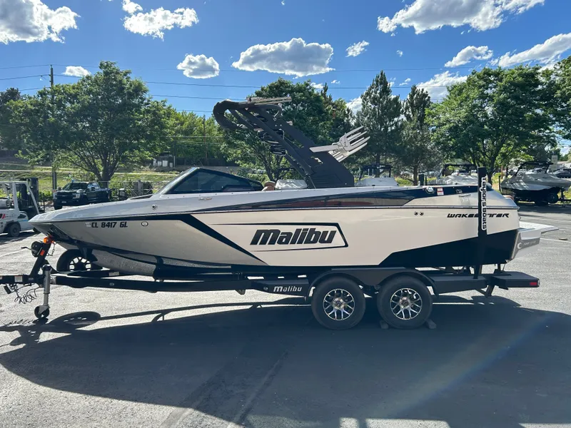 Slide: The Image of Malibu 23 LSV 2020 - 4
