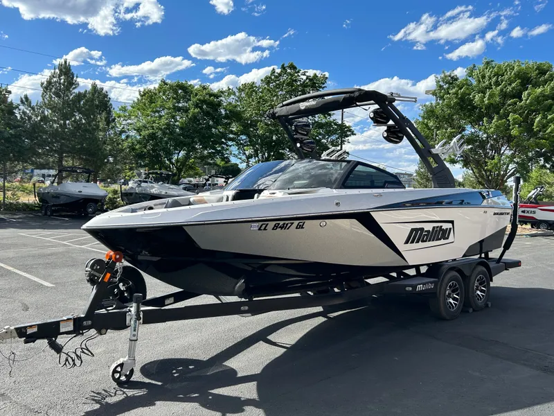 Slide: The Image of Malibu 23 LSV 2020 - 5