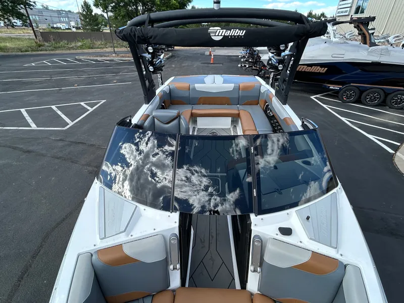 Slide: The Image of Malibu 23 LSV 2020 - 20