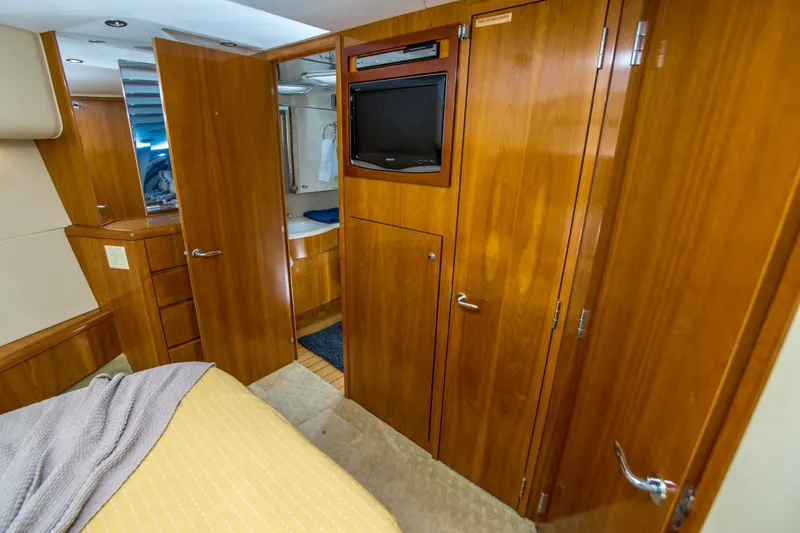 Slide: The Image of Hatteras 55 Convertible 2001 - 37