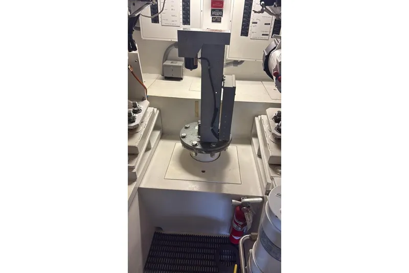 Slide: The Image of Hatteras 55 Convertible 2001 - 13