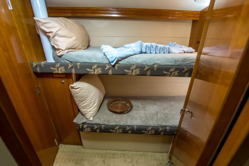 Slide: The Image of Hatteras 55 Convertible 2001 - 36