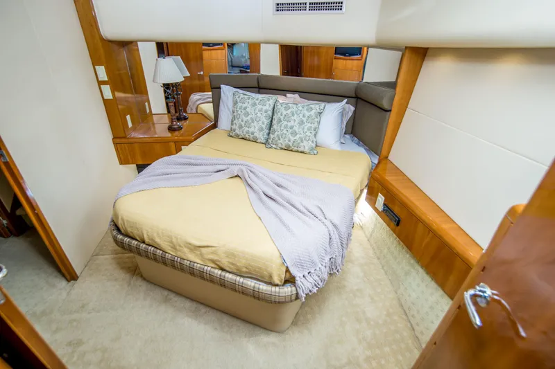 Slide: The Image of Hatteras 55 Convertible 2001 - 33