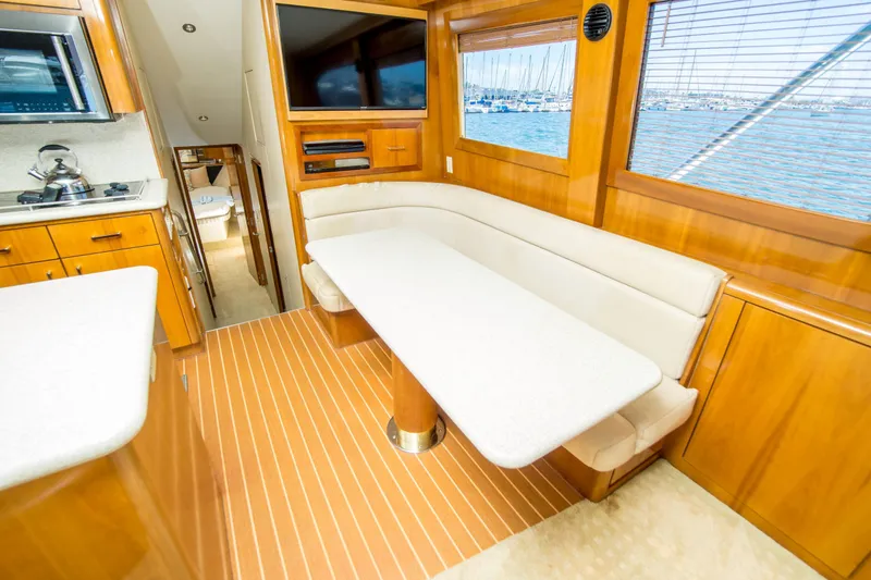 Slide: The Image of Hatteras 55 Convertible 2001 - 25