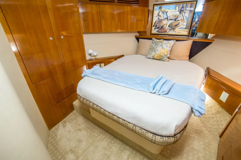 Slide: The Image of Hatteras 55 Convertible 2001 - 30