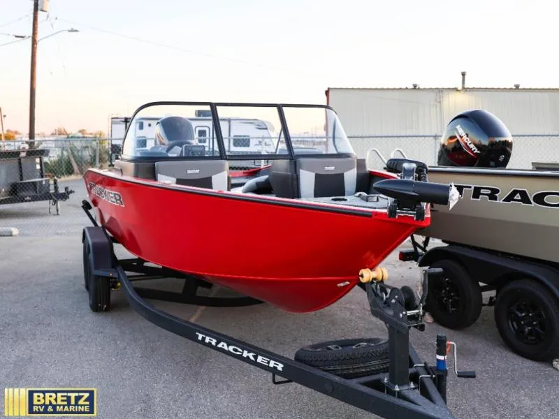 The Image of Tracker V-175 Combo 2027 - 0