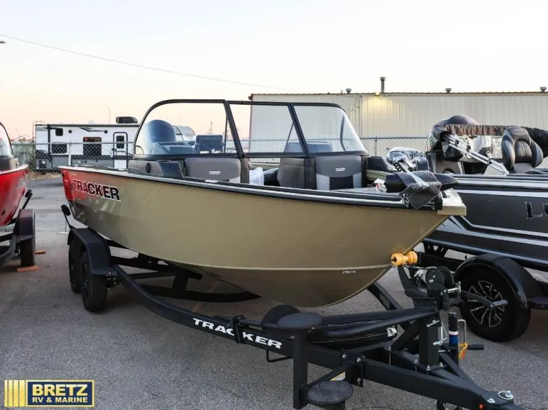 The Image of Tracker V-18 WT 2027 - 0
