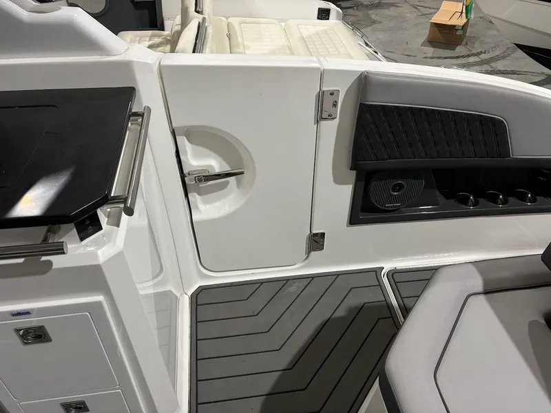 Slide: The Image of Cobalt Boats R33 2023 - 4
