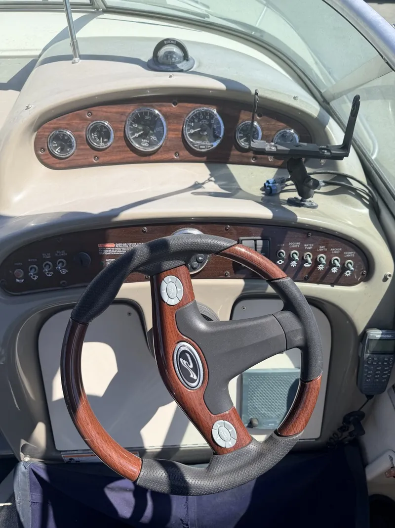 Slide: The Image of Sea Ray 250 Amberjack 2007 - 14